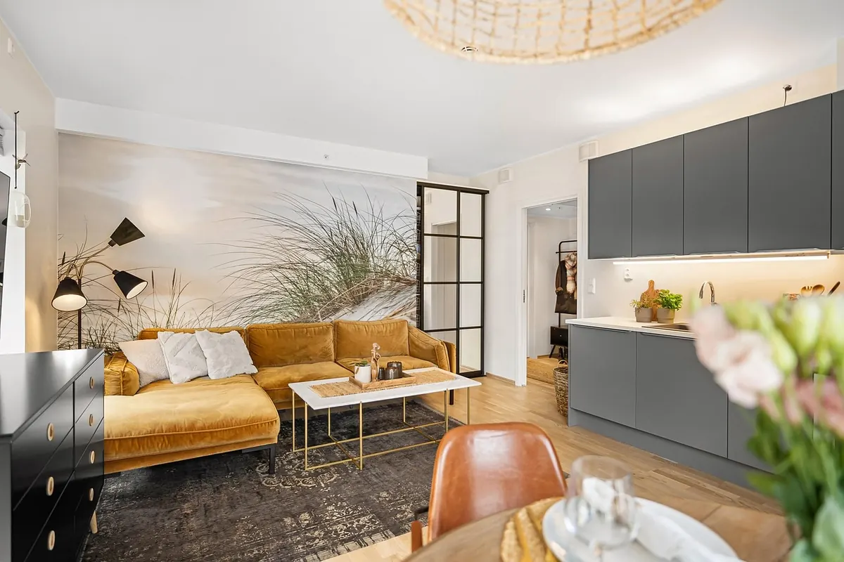 A Beginner's Guide to Styling a Console Table with Accessories